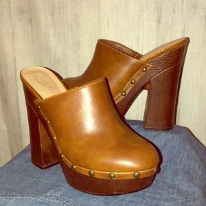 Candie’s Retro Mule Clogs